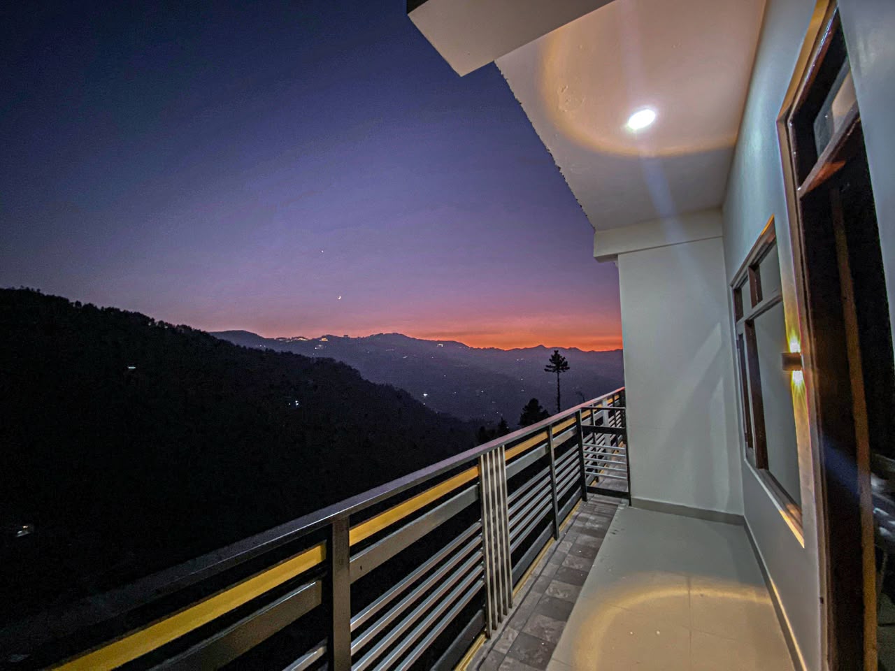 Sunset view from Alpine Crest Homestay